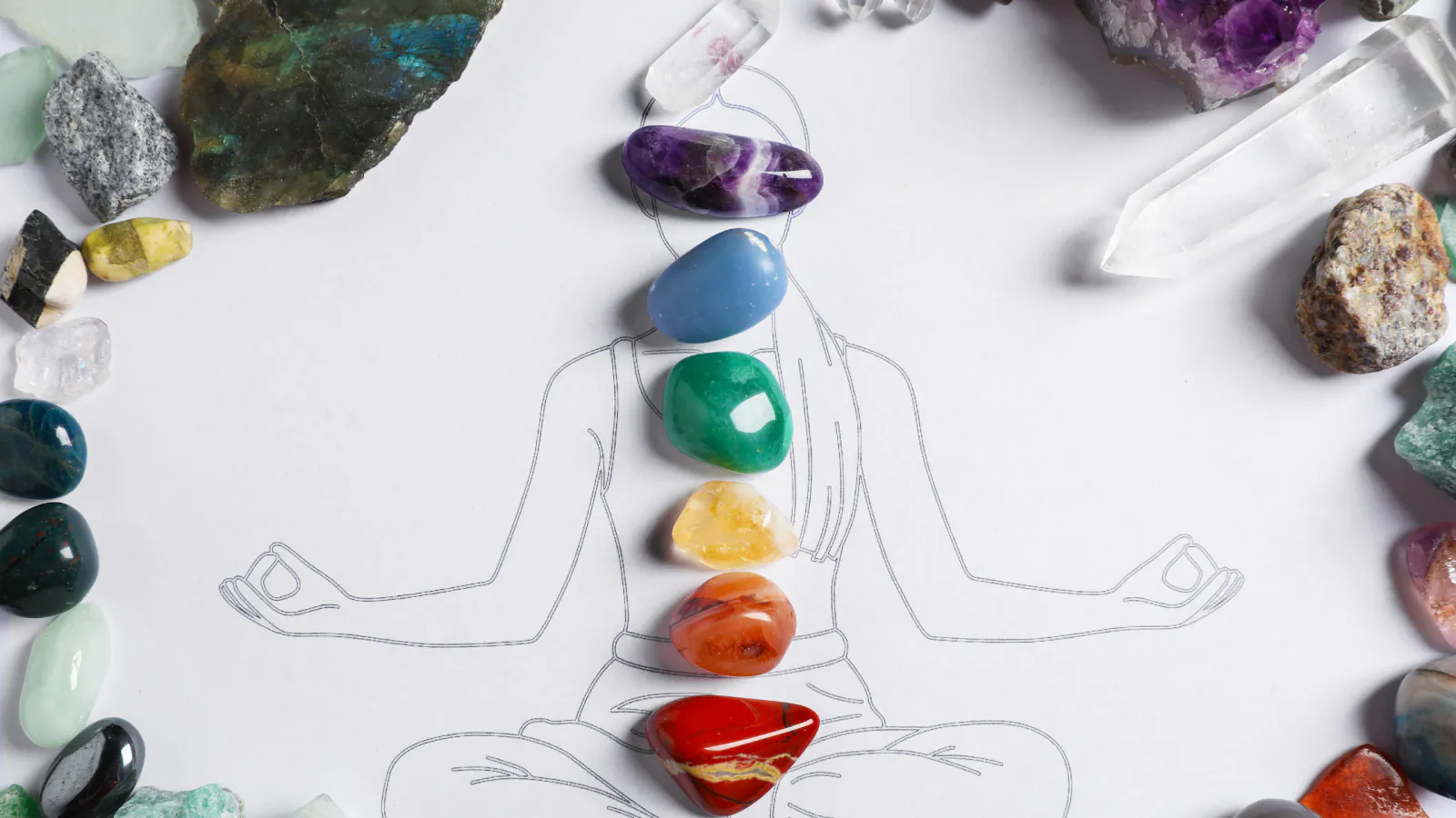 Le guide complet des 7 chakras et leurs pierres associées